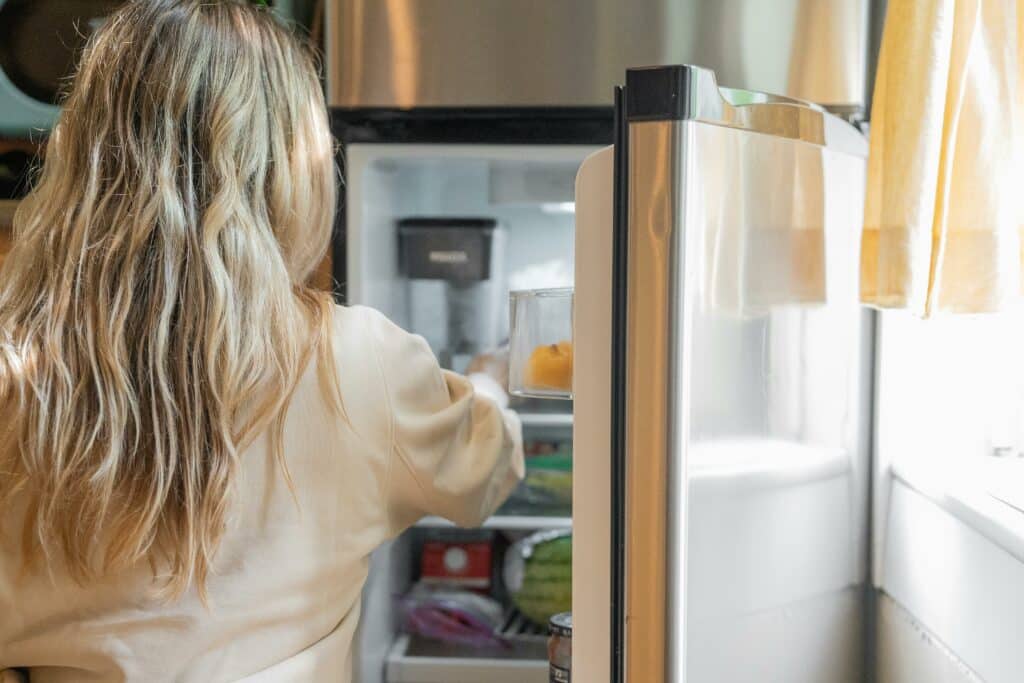 organize a refrigerator